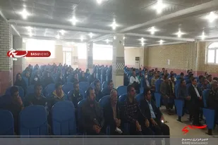 همایش طلایه داران اقتصاد مقاومتی در جهرم برگزار شد