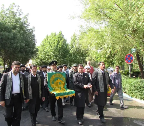 کاروان خدام زیر سایه خورشید در شازند+ تصاویر
