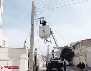 عملیات تعمیرات و بهینه سازی شبکه وتاسیسات توزیع برق در شهرستان شاهرود