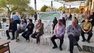 تجلیل از مقام شامخ شهدا در مراسم غبارروبی بسیج اصناف آبادان