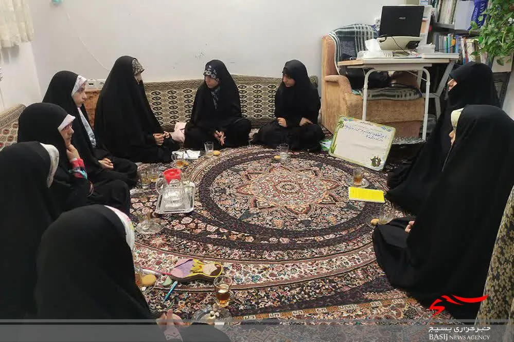 متربیان صالحین پایگاه حضرت زینب(س) به شبهات حوزه حجاب پاسخ می‌دهند