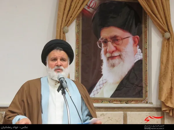 بسیج پرچمدار خدمت رسانی، محرومیت زدایی و آگاهی بخشی در کشور است