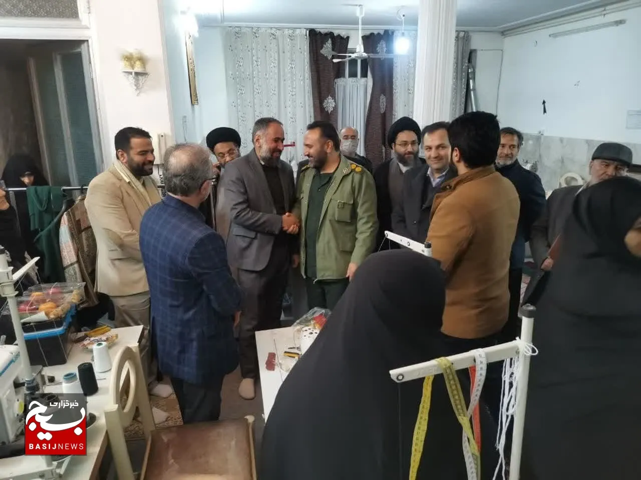کارگاه تخصصی تولید پوشاک بانوان در قم افتتاح شد