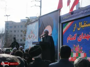 شهیدان وقتی آمده اند که دشمنان کوردل قصد داشتند دشمن را دوست جلوه دهند
