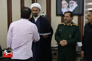 تجلیل فرمانده ناحیه مقاومت بسیج بروجرد از خبرنگاران و اصحاب رسانه