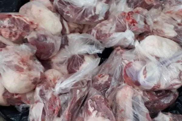 ذبح و توزیع ۴ رأس گوسفند به همت گروه جهادی پایگاه شهید آیت‌الله محمدی همدان