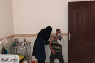 واکسیناسیون مردم روستای قهورد در طرح شهید سلیمانی