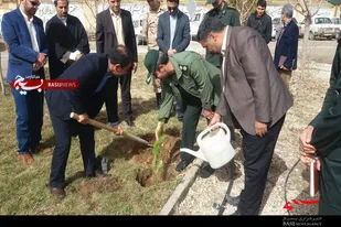غرس 20 اصله نهال در سپاه ناحیه رزن