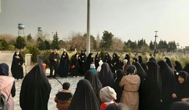 بازدید بانوان بسیجی ملارد از نمایشگاه هوافضای تهران