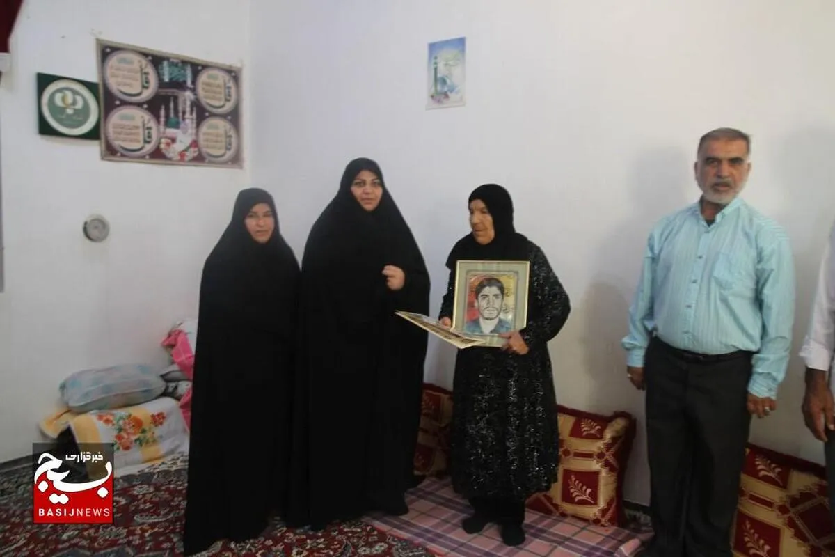 دیدار با خانواده شهید عبدالرسول حیدری توسط حوزه مقاومت بسیج حضرت معصومه (س)تنگستان