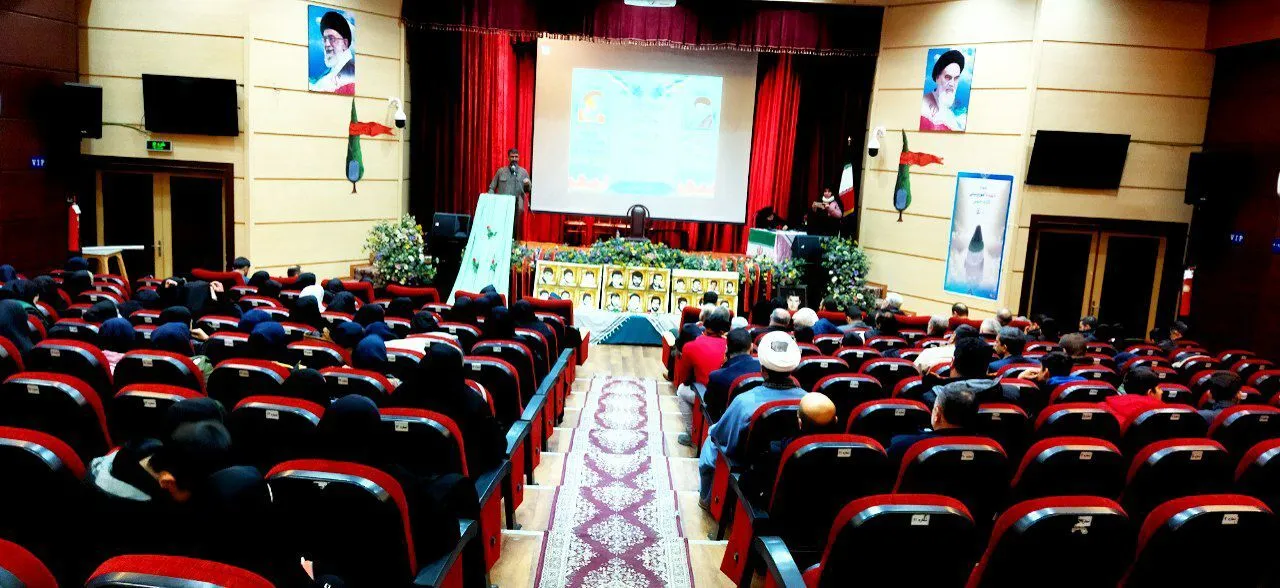 برگزاری یادواره شهدای فرهنگی و دانش آموز شهرستان فیروزکوه