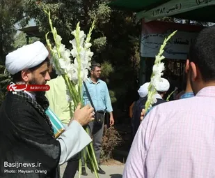 مزار شهدای روحانی در بهشت زهرای تهران عطرافشانی شد