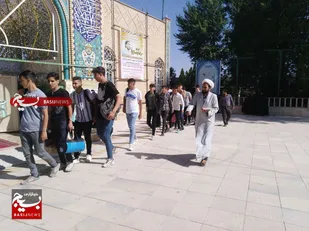 اعزام  دانش آموزان خدابنده ای در قالب اردوی جهادی به مناطق زلزله زده خوی
