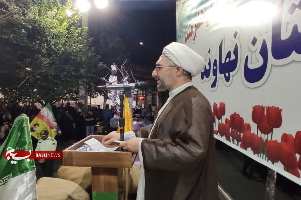 متعهد در خط مقدم دفاع از ارزشها ایستادهاند متعهد در خط مقدم دفاع از ارزشها ایستادهاند