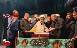 قرآن نفیس کتابت هنرمند دزفولی رونمایی شد