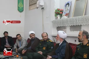 دیدار مسئول نمایندگی ولی فقیه در سپاه استان البرز، با خانواده&zwnj;های معزز شهدا در اشتهارد