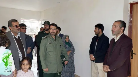 افتتاح خانه محروم توسط فرمانده سپاه شهرستان شازند