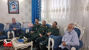 دیدار جانشین سپاه حضرت روح&zwnj;الله با خانواده شهیدان شمسی و محمودی