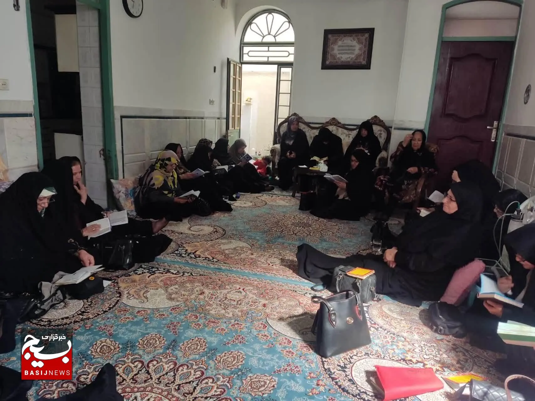 جلسات سنتی قرآن کریم راهی بسوی نور الهی است