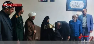 دیدار مسئولان شهرستان فراهان با خانواده شهیدان والامقام ابراهیم آقازیارتی و حسن کودزری