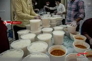تقدیم ۲۲۰ پرس غذای گرم بین روزه داران