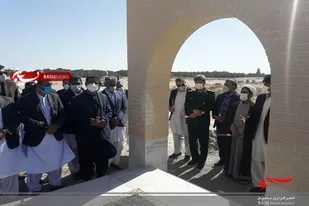 غبار روبی مزار شهدا در شهرستان سیب و سوران