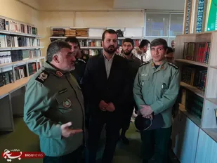 بازدید مدیرکل کتابخانه های عمومی استان از کتابخانه تیپ ۴۸ فتح + ( تصاویر)