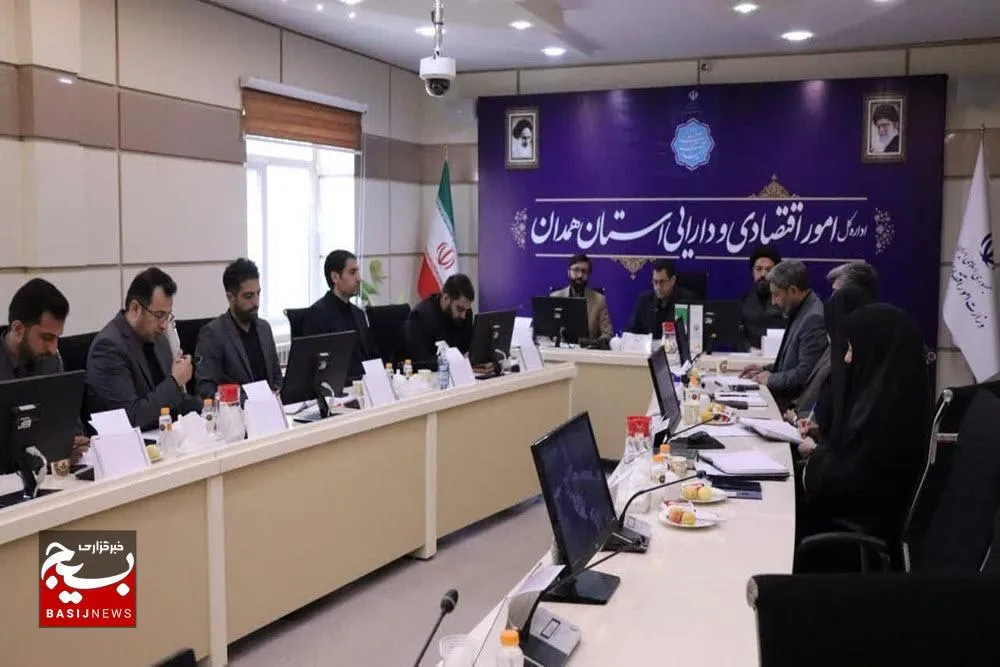 دشمن با فضای مجازی به دنبال ایجاد تفرقه است