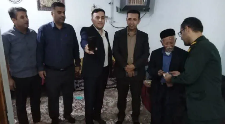 تکریم خانواده های شهدا در شهرستان باغملک 