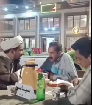 برپایی کافه گفت&zwnj;وگوی &laquo;مه&zwnj;شکن&raquo; در یزد با حضور اساتید بسیجی و طلاب جهادی