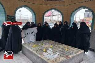 از پیاده روی خواهران تا گلباران قبور شهدا در سرخه