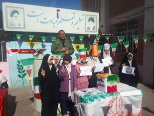 بازخوانی وقایع انقلاب و جنبش&zwnj;های مردمی در دبستان فدک گرمسار