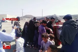 ارسال بسته&zwnj;های غذایی به مناطق سیل زده شهرستان نیکشهر