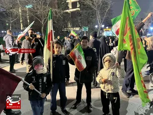 حضور حماسی جوانان هیئت حضرت جوادالائمه (ع) مشهد در مراسم عزاداری رهبر شهید