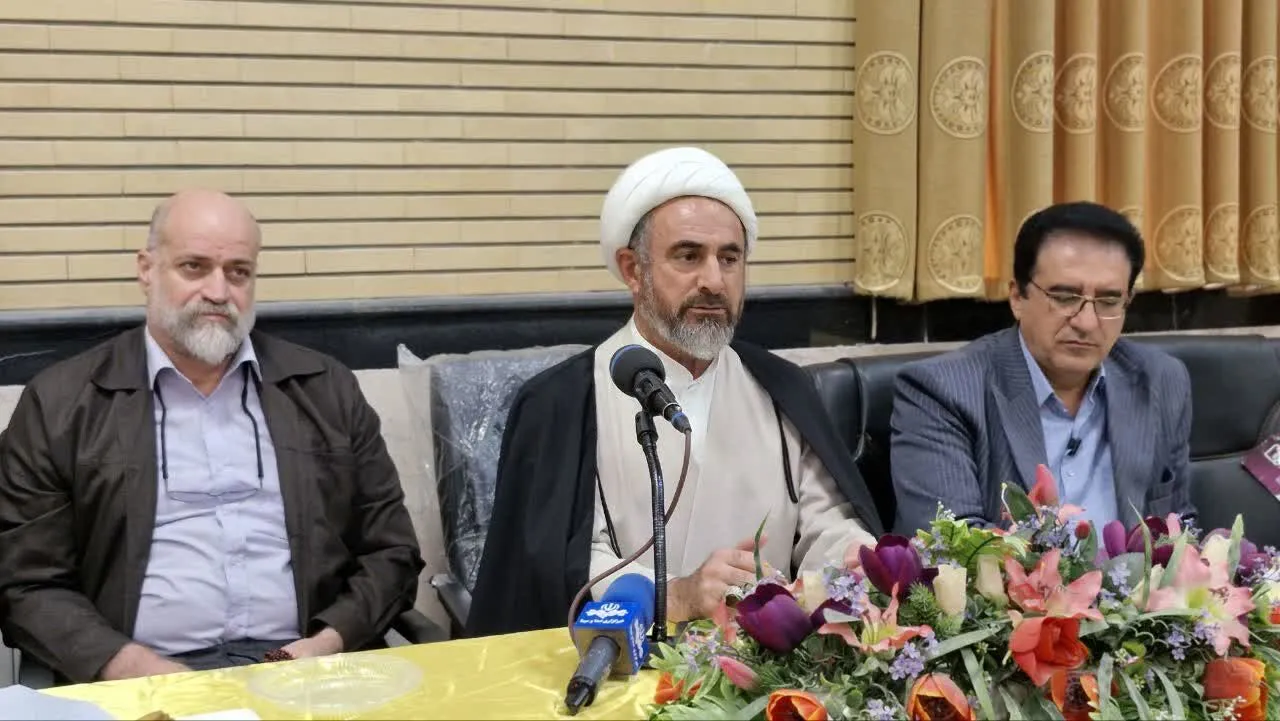 شورای فرهنگ عمومی نهادی قرارگاهی و تصمیم‌ساز است