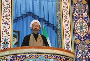 اقتدار جمهوری اسلامی با ترقه بازی دشمن خدشه دار نمی شود/ وحدت تنها راه امت اسلامی در مقابل استکبار جهانی است
