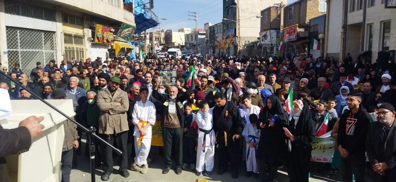 برگزاری راهپیمایی گرامیداشت یوم الله ۲۲ بهمن در فیروزکوه