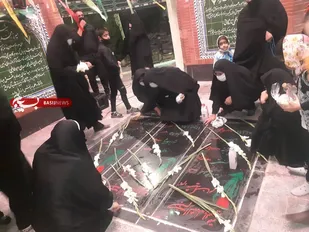 غبارروبی قبور شهدای گمنام به مناسبت هفته دفاع مقدس