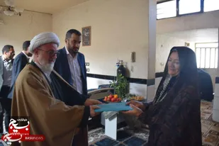 دیدار مسؤولان شاهرود با خانواده شهدا+ تصاویر