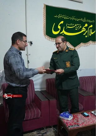 تجلیل فرمانده ناحیه مقاومت بسیج شهرستان دنا از مدیر خبرگزاری بسیج استان + (تصاویر)