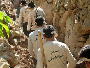 مرمت و بازسازی منازل سیل&zwnj;زدگان روستای زرقان فامنین در طرح جهاد همبستگی