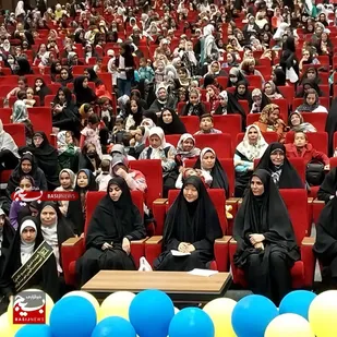 اجتماع هزاران نفر از دختران بیرجند در جشن بزرگ  "دختر ماه"