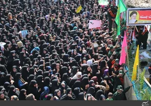 دستان پر مهر مردم گرگان بدرقه شهدای غواص