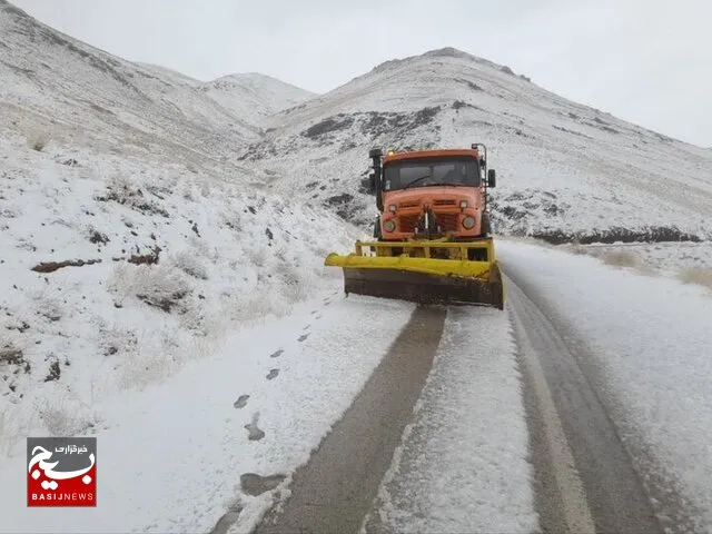 برف روبی ۶۰ کیلومتر از جاده‌های خوزستان