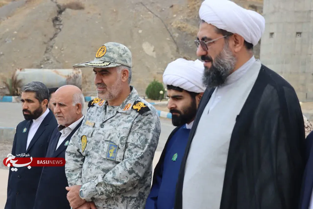 آمادگی، هوشیاری و روحیه جهادی رمز صیانت از امنیت کشور است آمادگی، هوشیاری و روحیه جهادی رمز صیانت از امنیت کشور است