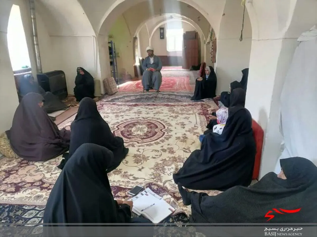 برگزاری نشست روشنگری و بصیرت افزایی در پایگاه هاجر دهاقان