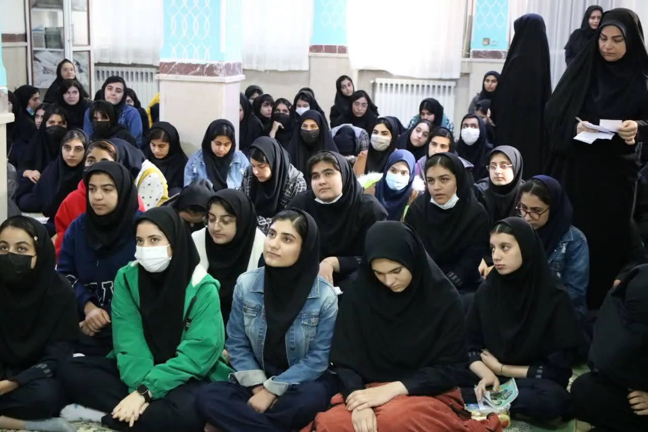 برگزاری  مراسم رای اولی ها در دبیرستان شاهد دهلران