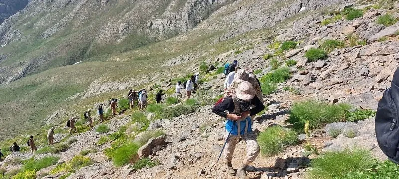 صعود به قله شازند استان مرکزی توسط گردانهای فاتحین