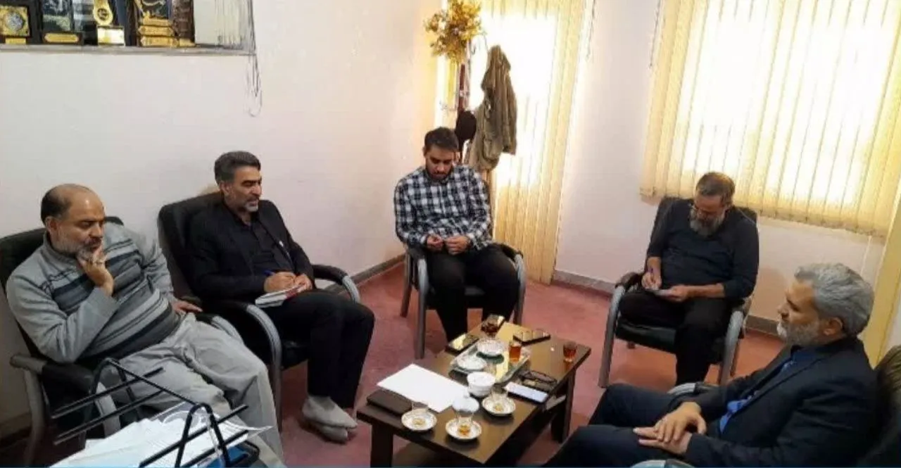 نشست هم اندیشی انجمن ادبی سرو در پیشوا