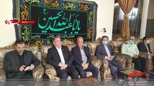 دیدار استاندار سمنان با خانواده شهید جواد نوروزی